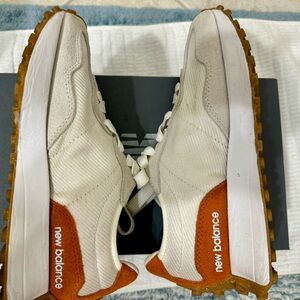 New Balance 327